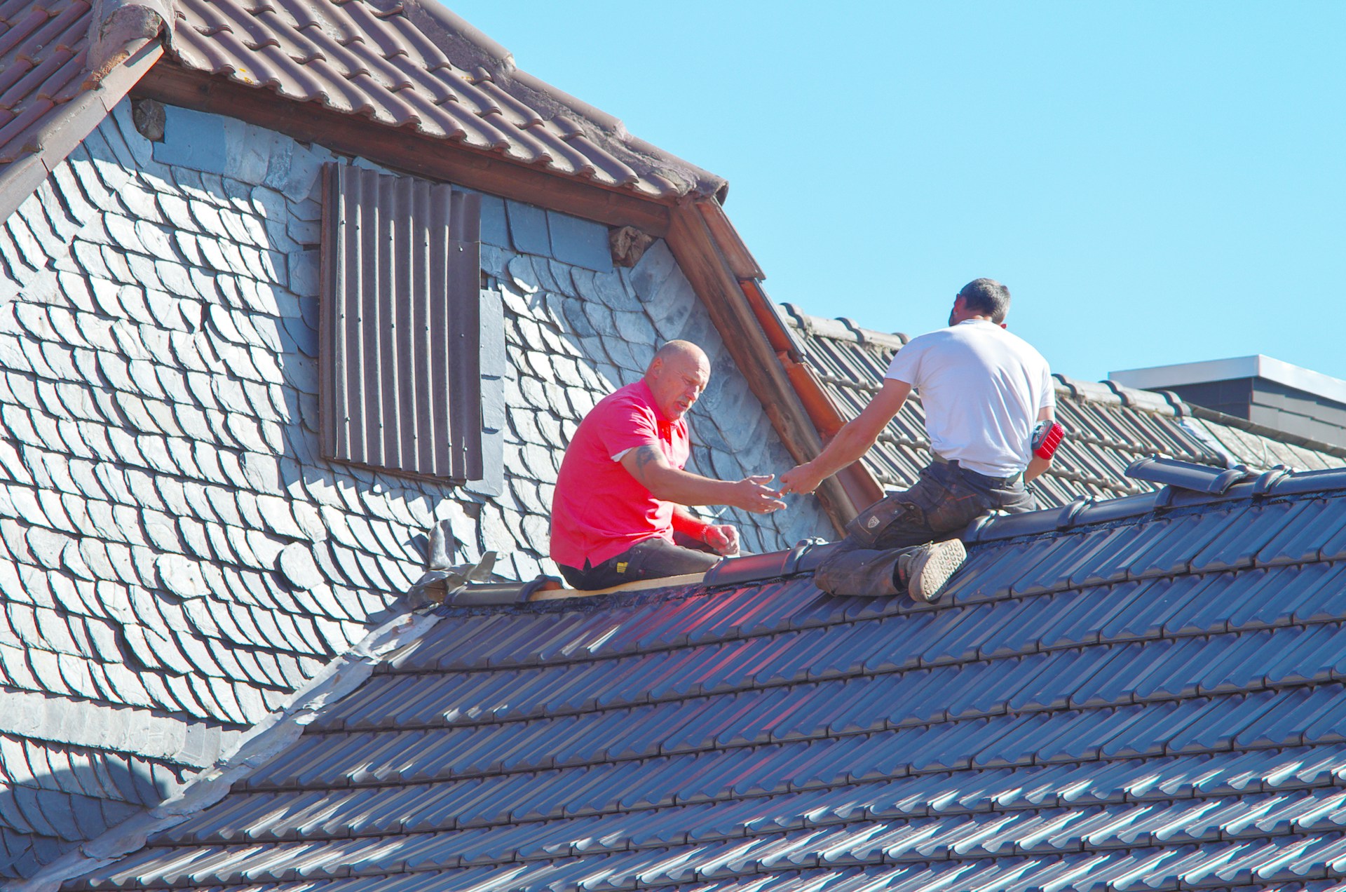 When Is the Right Time to Inspect or Replace Your Roof?
