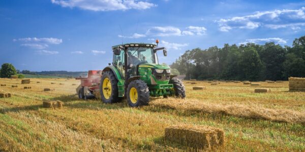 What to Consider When Choosing a Farm Tractor From a Trusted Texas Provider