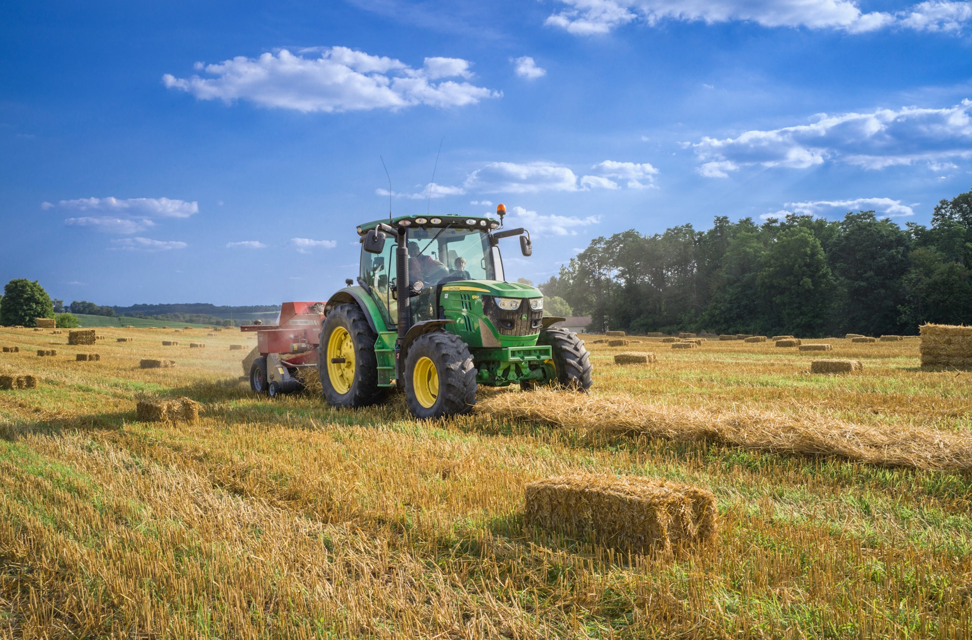 What to Consider When Choosing a Farm Tractor From a Trusted Texas Provider